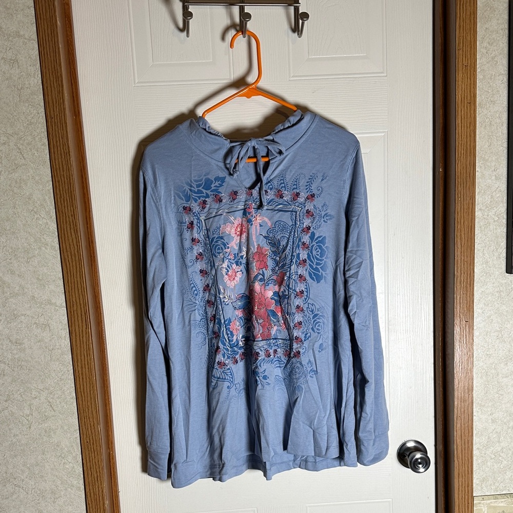 Mic & Jax Light Blue Top